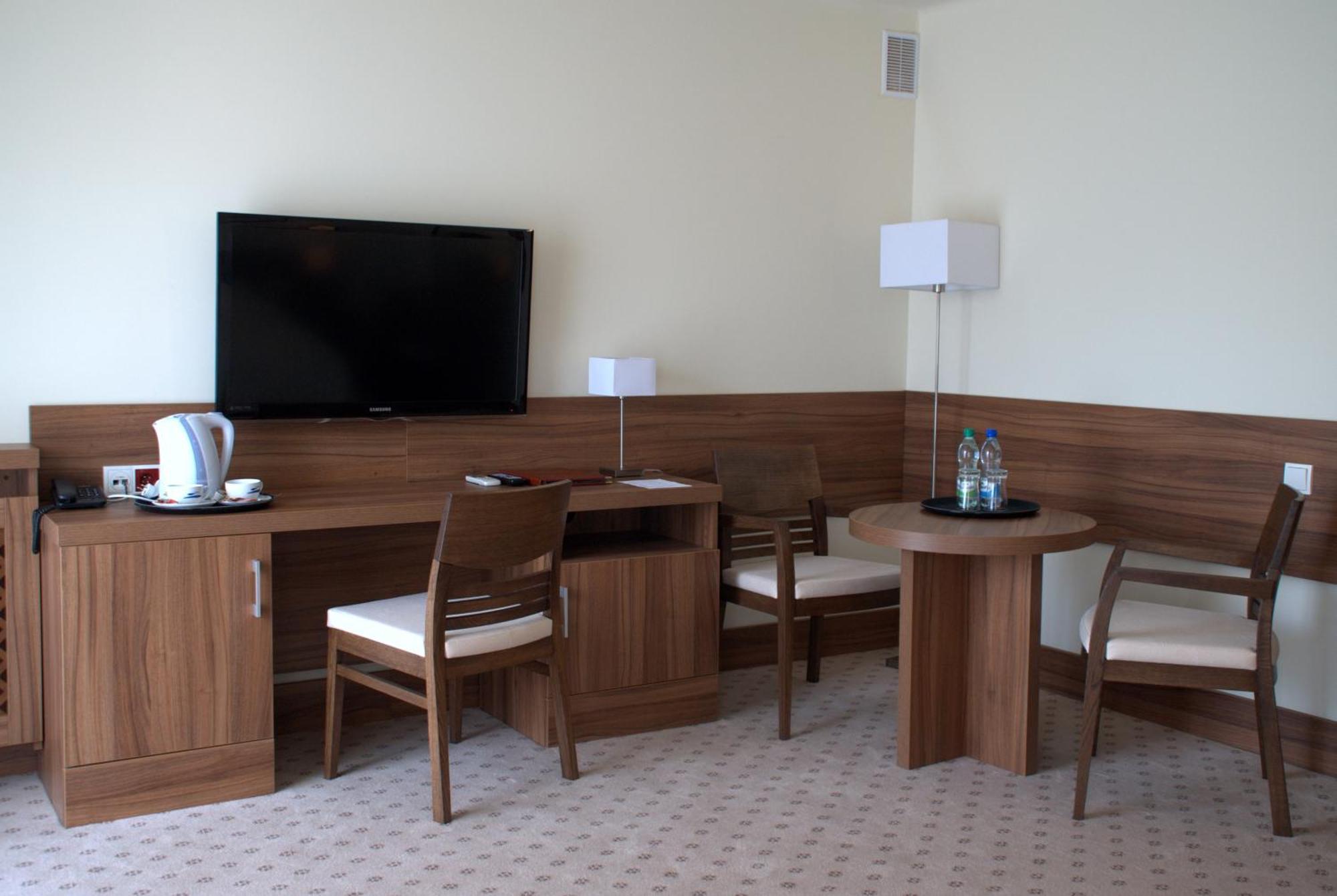 Hotel Termy Palacowe Nałęczów Esterno foto